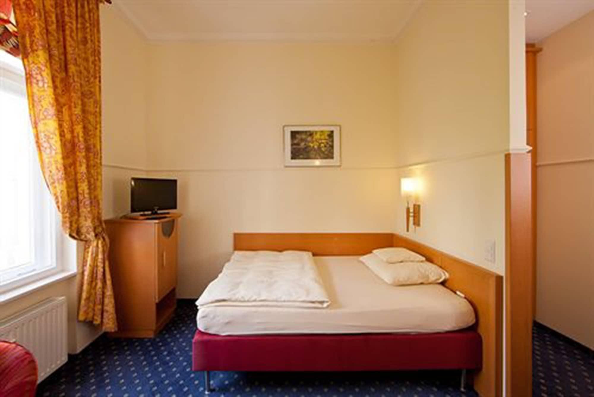 호텔 아우구스타 암 쿠르퓌르스텐담 베를린 외부 사진